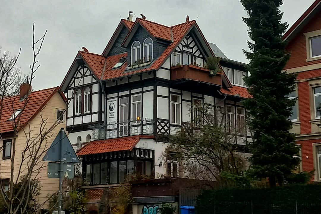 Studentenwohnung in Göttingen: Studentenwerk-Wohnheim oder privat mieten – und wie du dich entscheidest