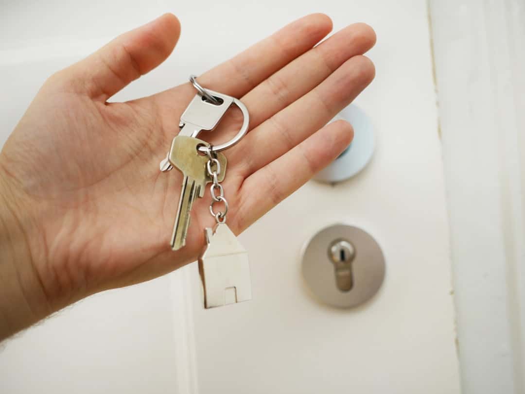 Wohnungsversicherung für Studierende in Bordeaux: Pflicht, günstig und schnell abgeschlossen